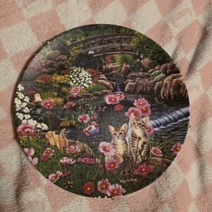 Knowles 'Nine Lives' Plate with Gold Details
